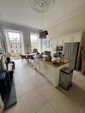 Georgian 4 Bedroom 3 Bathroom New Town Apartment